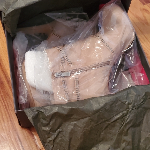 Vince Camuto Alco Bamboo Suede Dress Booties - Picture 12 of 16